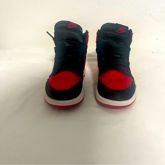 Satin Bred Air Jordan 1 Retro High OG Satin Red Black FD5304-061 PS Kids Sz 13C - Picture 4 of 10